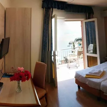 Castell - Montagnoli Group Hotel 3*